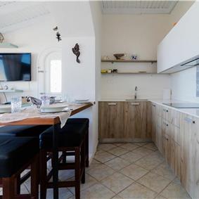 3 bedroom seaside villa with pool, Acharavi, sleeps 6